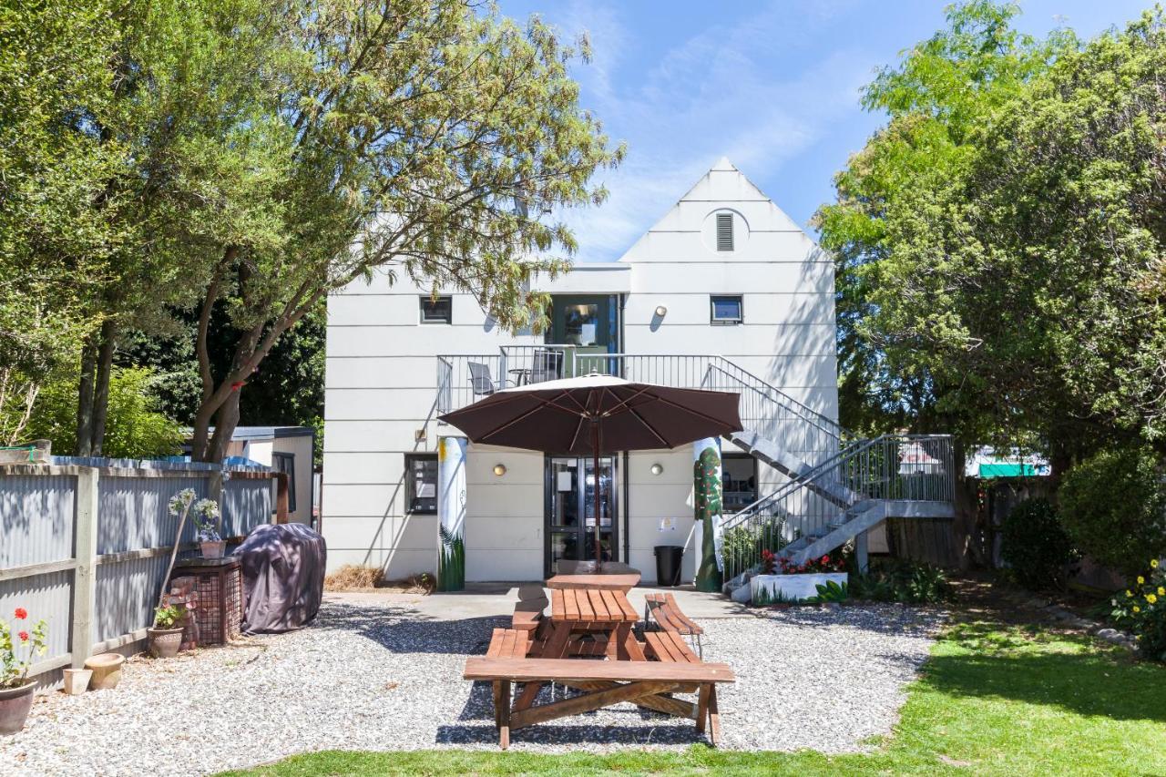 Around The World Backpackers Hostel Christchurch Exterior photo